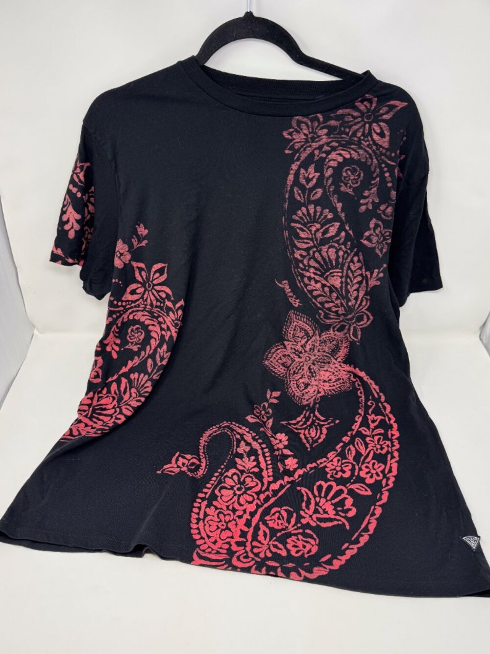 Guess Eco Men's Gothic Paisley Rose Longline T-Shirt Black Size M